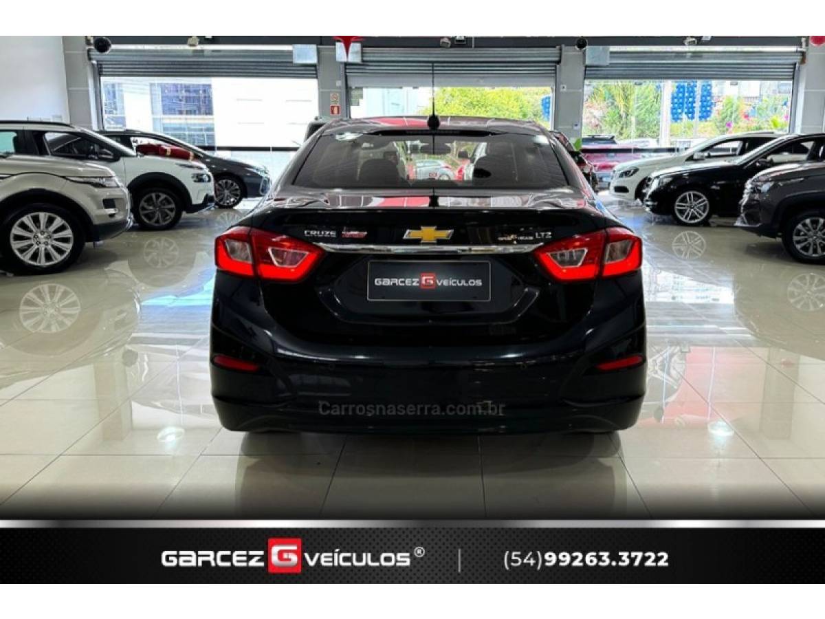 CHEVROLET - CRUZE - 2017/2017 - Preta - R$ 85.900,00