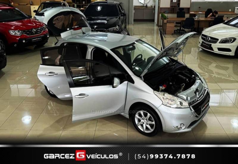 PEUGEOT - 208 - 2015/2016 - Prata - R$ 45.900,00