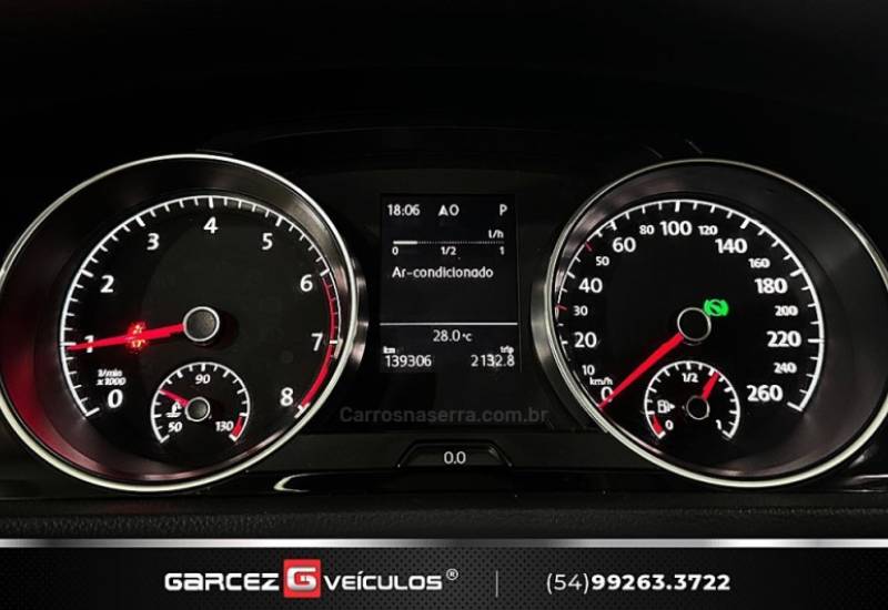 VOLKSWAGEN - GOLF - 2014/2015 - Branca - R$ 83.900,00