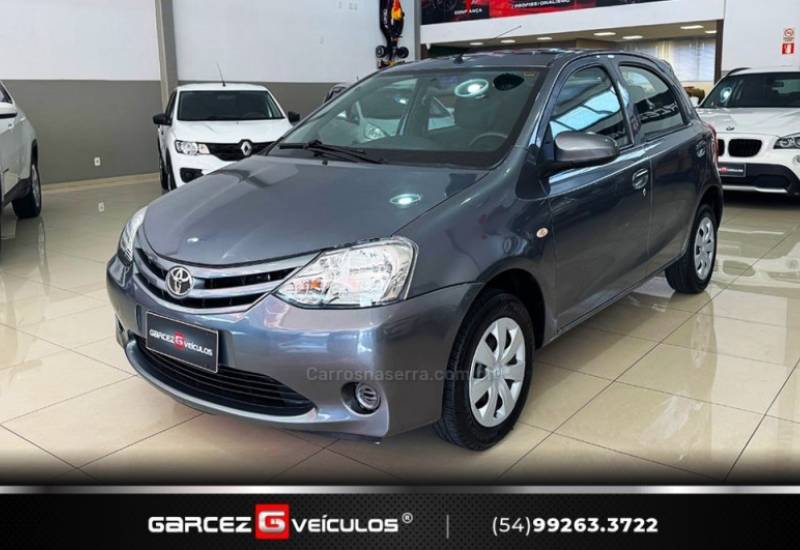 TOYOTA - ETIOS - 2015/2015 - Cinza - R$ 47.900,00
