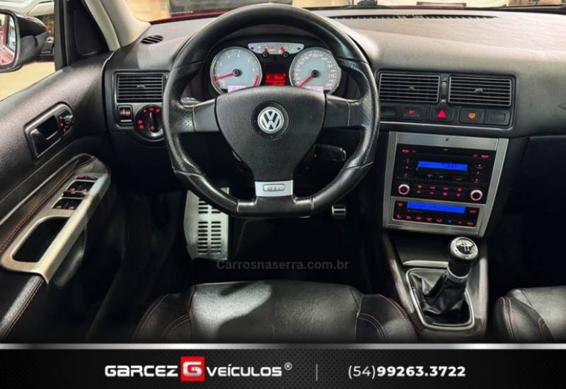 VOLKSWAGEN - GOLF - 2008/2009 - Vermelha - R$ 85.000,00