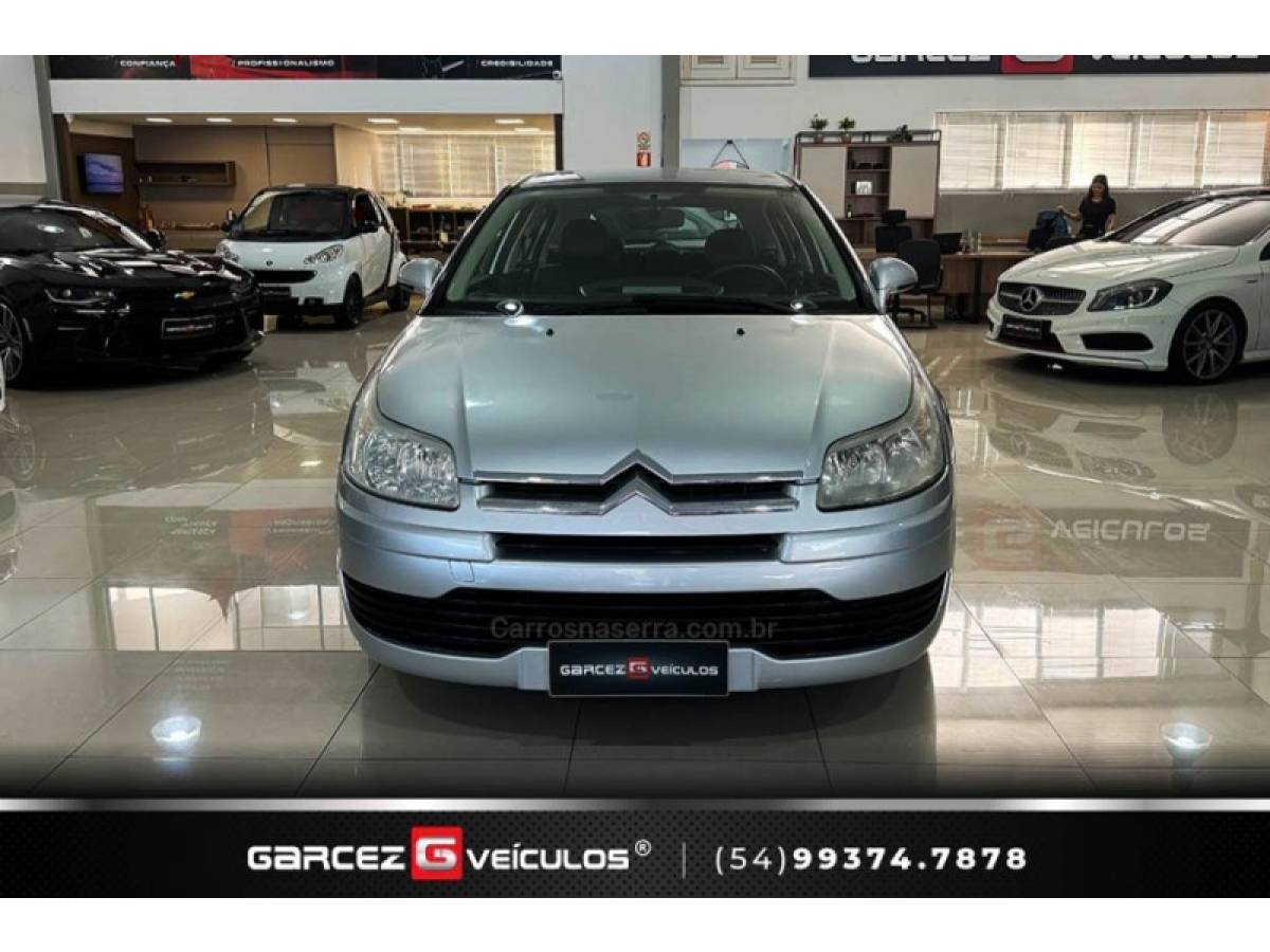 CITROËN - C4 - 2009/2010 - Prata - R$ 32.000,00