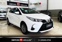 TOYOTA - YARIS - 2022/2023 - Branca - R$ 93.000,00
