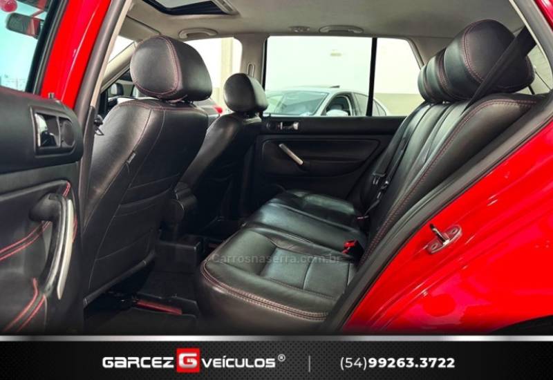 VOLKSWAGEN - GOLF - 2008/2009 - Vermelha - R$ 85.000,00