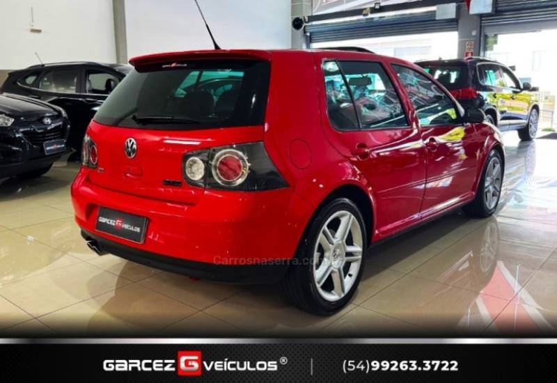 VOLKSWAGEN - GOLF - 2008/2009 - Vermelha - R$ 85.000,00