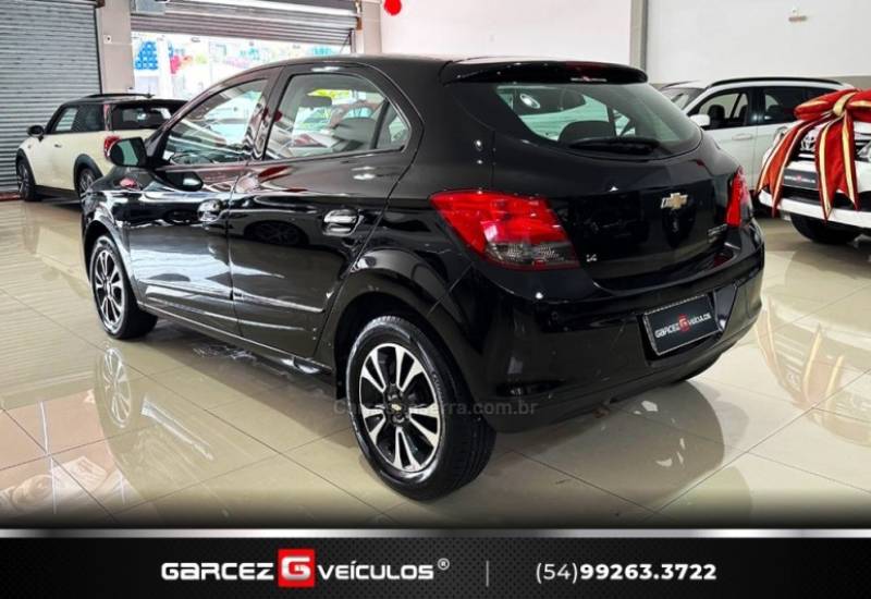 CHEVROLET - ONIX - 2014/2014 - Preta - R$ 51.900,00
