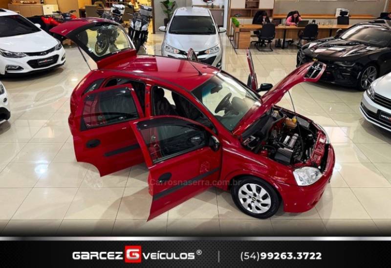 CHEVROLET - CORSA - 2003/2004 - Vermelha - R$ 23.900,00