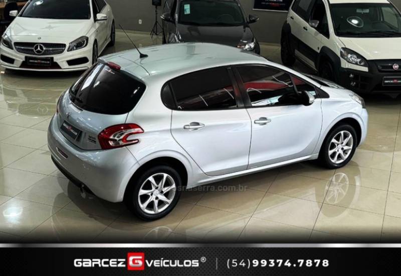 PEUGEOT - 208 - 2015/2016 - Prata - R$ 45.900,00