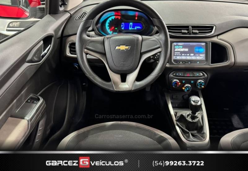 CHEVROLET - PRISMA - 2015/2015 - Vermelha - R$ 51.000,00