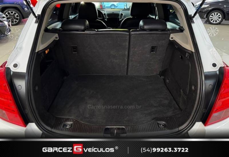 CHEVROLET - TRACKER - 2013/2014 - Branca - R$ 68.900,00