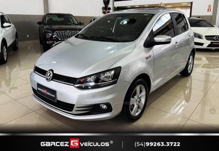 VOLKSWAGEN - FOX - 2015/2016 - Prata - R$ 54.900,00