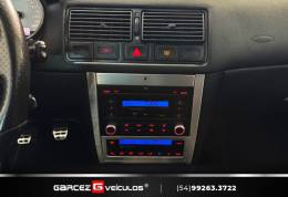 VOLKSWAGEN - GOLF - 2008/2009 - Vermelha - R$ 85.000,00