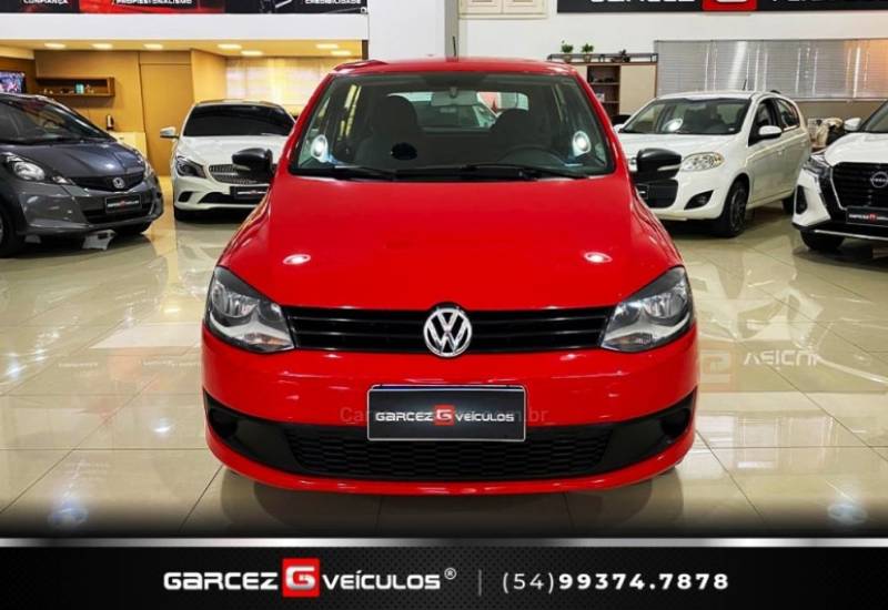 VOLKSWAGEN - FOX - 2010/2011 - Vermelha - R$ 34.900,00
