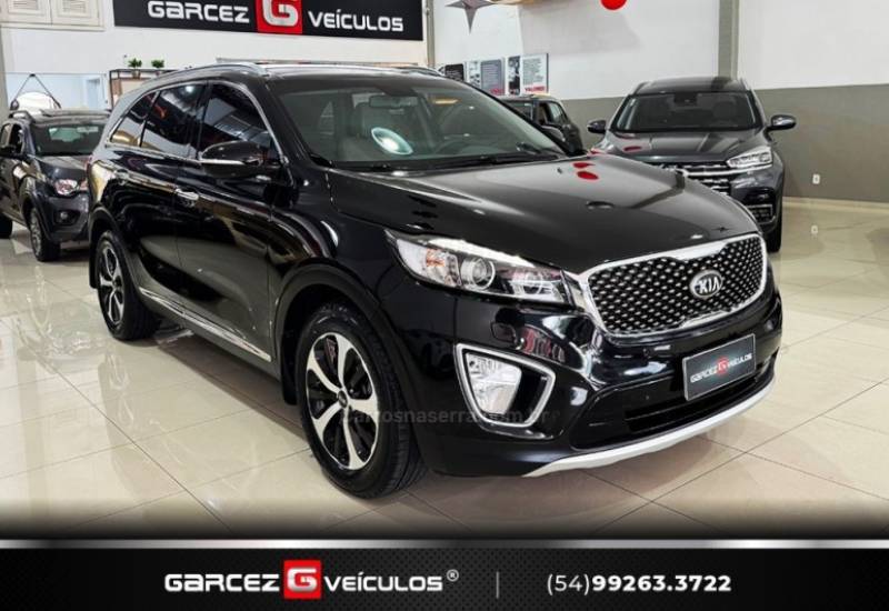KIA MOTORS - SORENTO - 2015/2016 - Preta - R$ 119.900,00