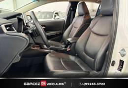 TOYOTA - COROLLA - 2022/2023 - Branca - R$ 136.000,00