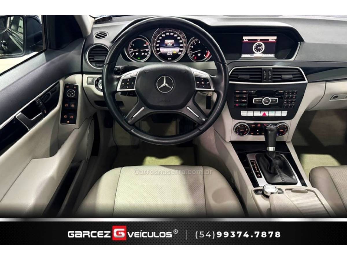 MERCEDES-BENZ - C 180 - 2013/2014 - Preta - R$ 84.000,00