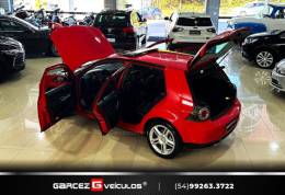 VOLKSWAGEN - GOLF - 2008/2009 - Vermelha - R$ 85.000,00
