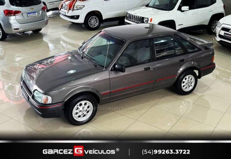 FORD - ESCORT - 1992/1992 - Cinza - R$ 46.000,00