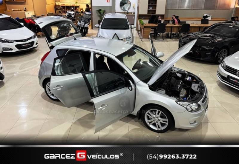 HYUNDAI - I30 - 2010/2011 - Prata - R$ 45.900,00