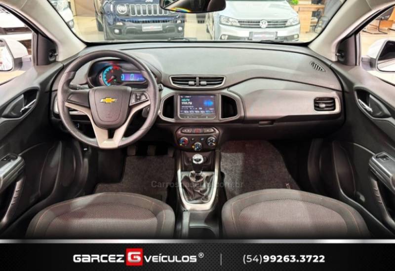 CHEVROLET - ONIX - 2015/2016 - Branca - R$ 55.900,00