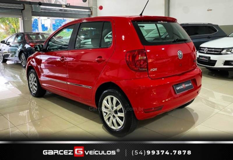 VOLKSWAGEN - FOX - 2010/2011 - Vermelha - R$ 34.900,00