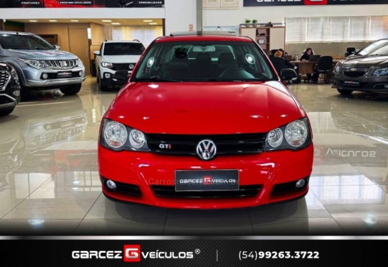 VOLKSWAGEN - GOLF - 2008/2009 - Vermelha - R$ 85.000,00