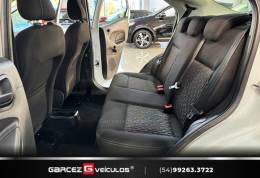 FORD - KA - 2017/2018 - Branca - R$ 47.900,00