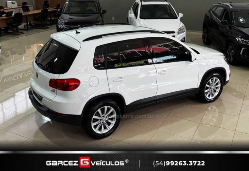 VOLKSWAGEN - TIGUAN - 2017/2017 - Branca - R$ 84.900,00