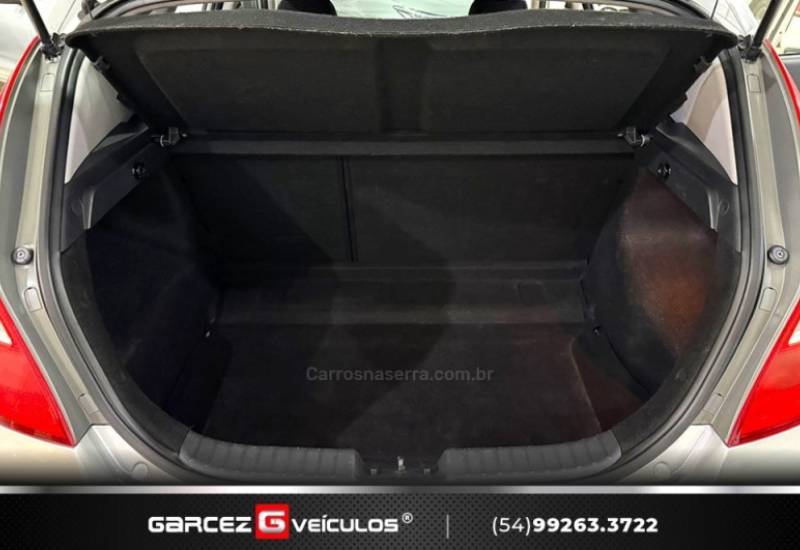 HYUNDAI - I30 - 2010/2011 - Prata - R$ 45.900,00