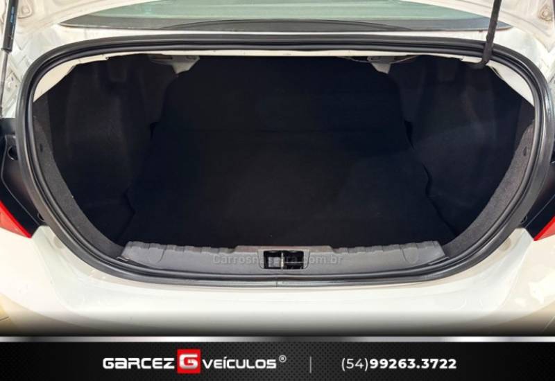 FORD - KA - 2017/2018 - Branca - R$ 47.900,00