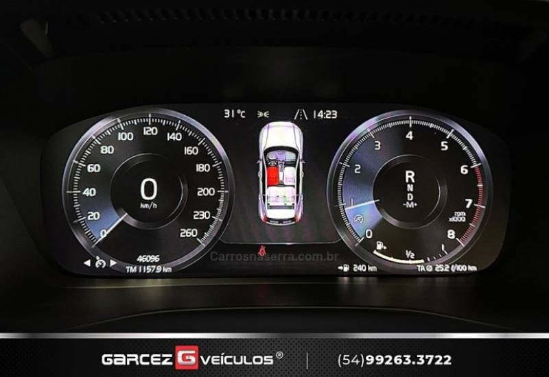 VOLVO - XC 40 - 2020/2020 - Preta - R$ 152.000,00