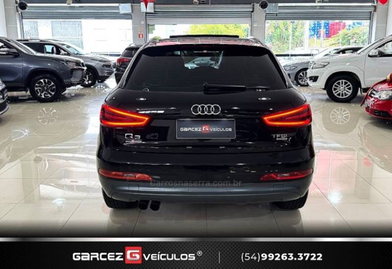 AUDI - Q3 - 2015/2015 - Preta - R$ 90.000,00