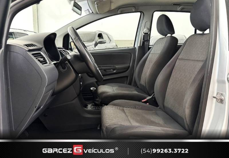 VOLKSWAGEN - SPACEFOX - 2012/2013 - Prata - R$ 45.900,00