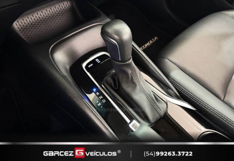 TOYOTA - COROLLA - 2022/2023 - Branca - R$ 136.000,00