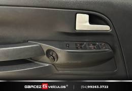 VOLKSWAGEN - CROSSFOX - 2005/2006 - Preta - R$ 32.900,00