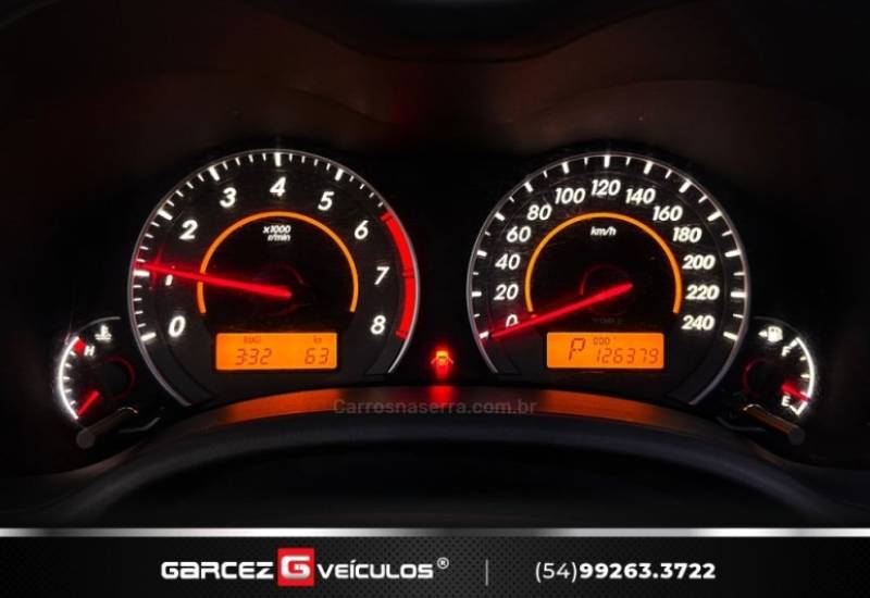 TOYOTA - COROLLA - 2013/2014 - Preta - R$ 75.900,00