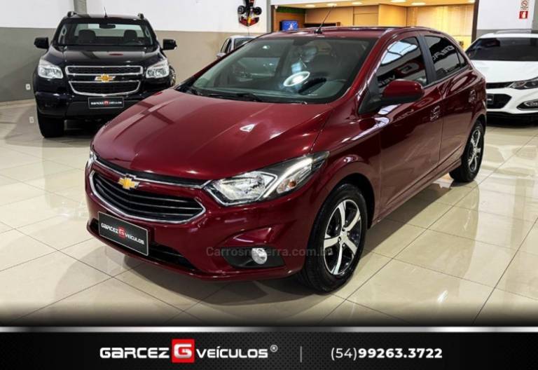 CHEVROLET - ONIX - 2016/2017 - Vermelha - R$ 65.000,00