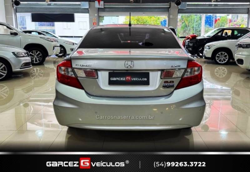 HONDA - CIVIC - 2013/2014 - Prata - R$ 74.900,00