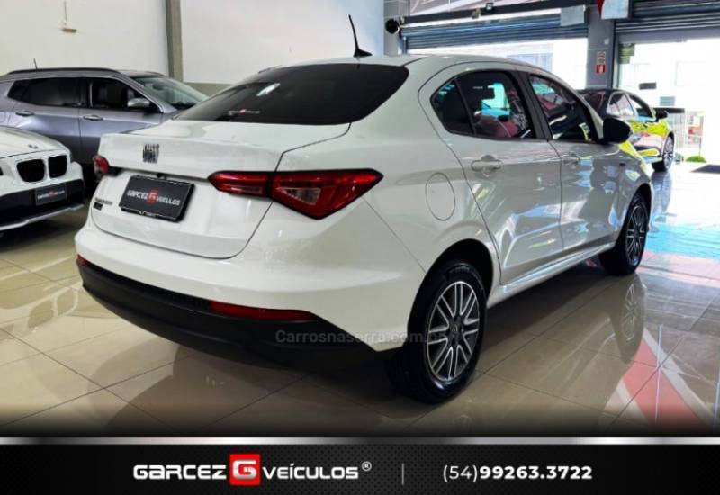 FIAT - CRONOS - 2017/2018 - Branca - R$ 64.900,00