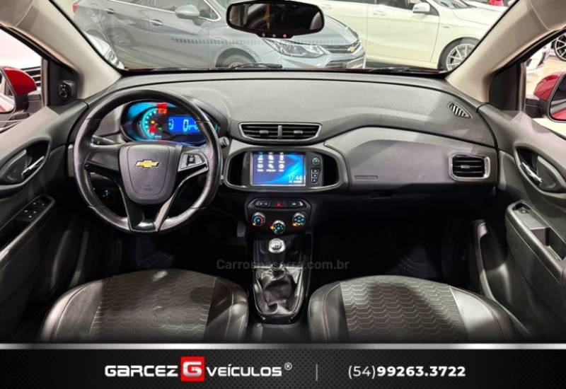 CHEVROLET - ONIX - 2016/2017 - Vermelha - R$ 65.000,00