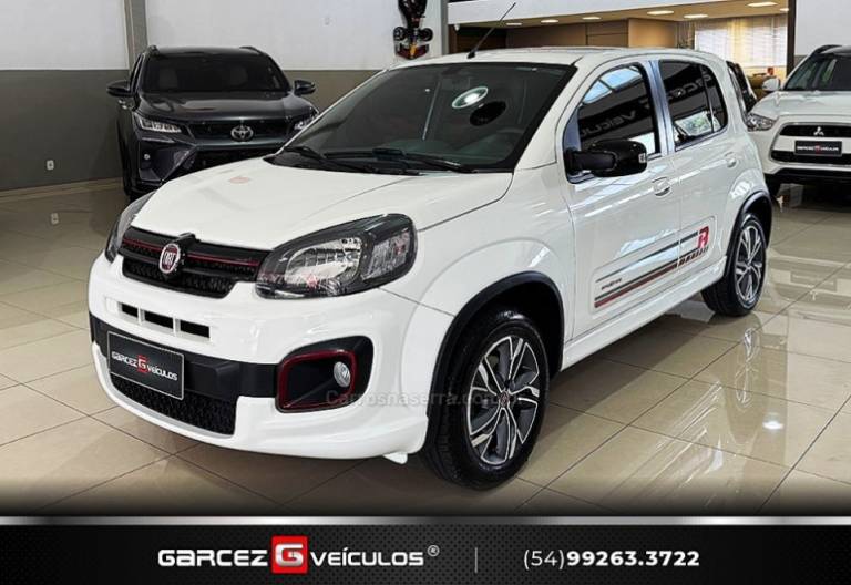 FIAT - UNO - 2017/2018 - Branca - R$ 62.000,00