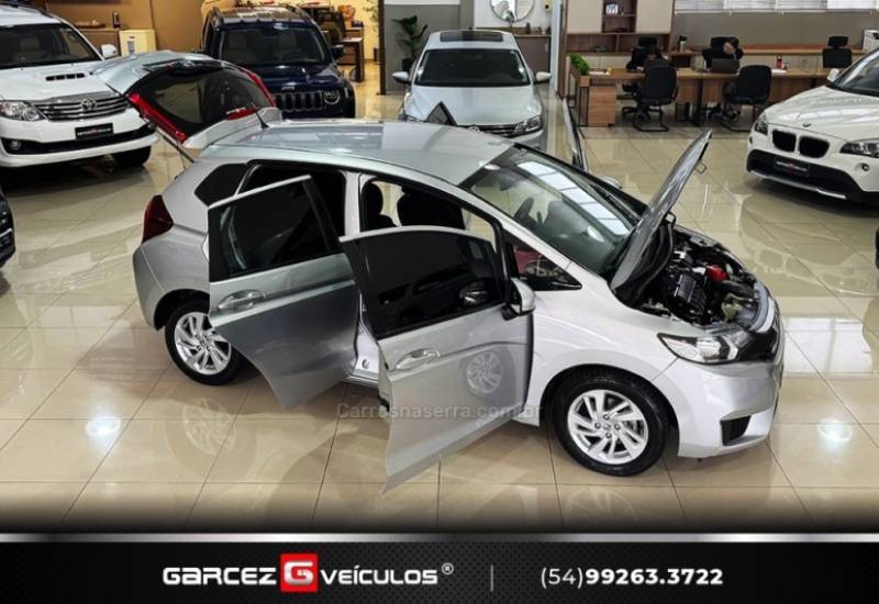 HONDA - FIT - 2015/2015 - Prata - R$ 65.900,00