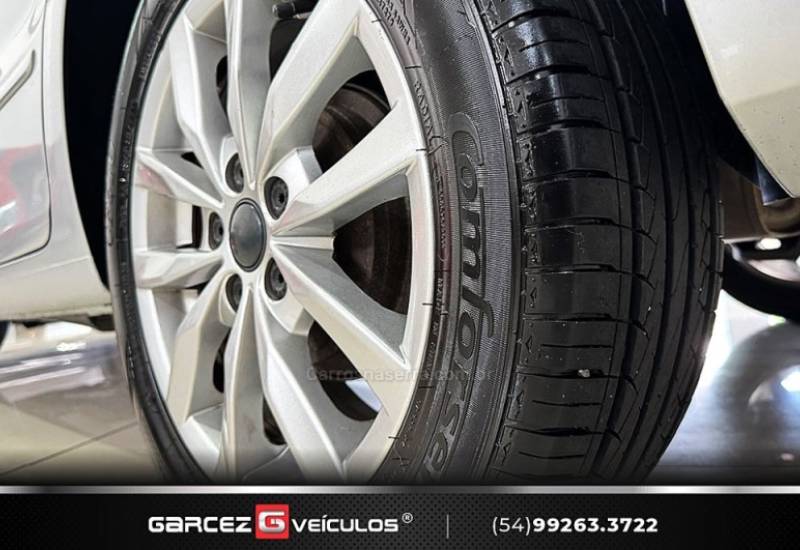 VOLKSWAGEN - SPACEFOX - 2012/2013 - Prata - R$ 45.900,00