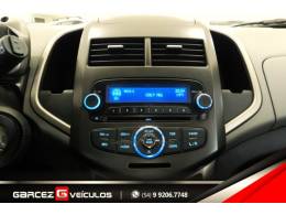 CHEVROLET - SONIC - 2013/2014 - Branca - R$ 42.900,00