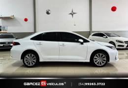 TOYOTA - COROLLA - 2022/2023 - Branca - R$ 136.000,00