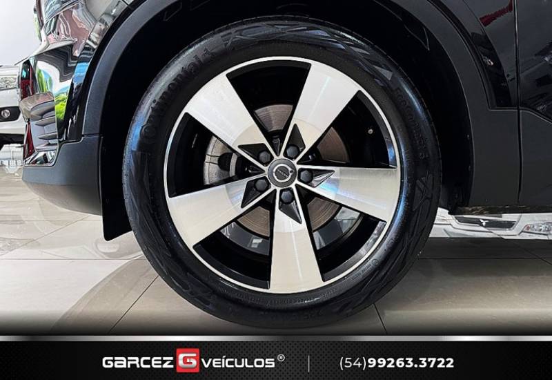 VOLVO - XC 40 - 2020/2020 - Preta - R$ 152.000,00