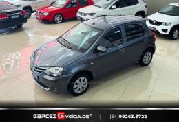 TOYOTA - ETIOS - 2015/2015 - Cinza - R$ 47.900,00