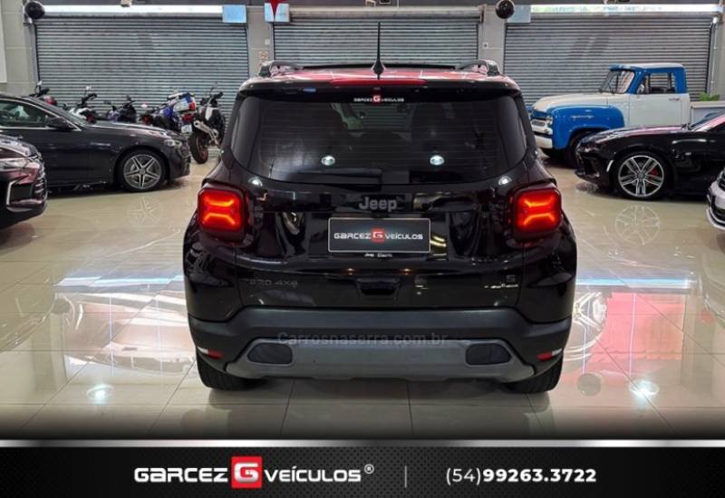 JEEP - RENEGADE - 2022/2022 - Preta - R$ 129.900,00