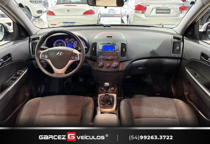 HYUNDAI - I30 - 2010/2011 - Prata - R$ 45.900,00