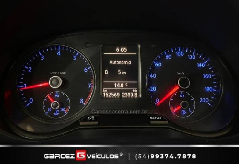 VOLKSWAGEN - FOX - 2010/2011 - Vermelha - R$ 34.900,00